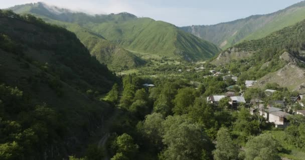 Caucasus Mountain Range Idyllic Townscape Daba Georgia Aerial Wide Shot — Stock Video