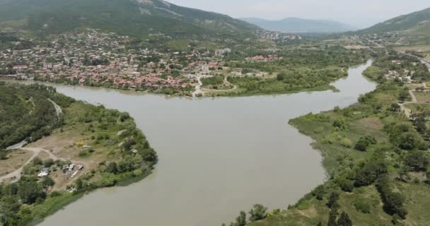 Συμβολή Των Ποταμών Mtkvari Και Aragvi Ρέει Στην Παλαιότερη Πόλη — Αρχείο Βίντεο