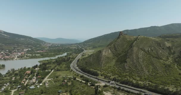 Klášter Jvari Tyčící Skalnaté Hoře Výhledem Město Mtskheta Provincii Mtskheta — Stock video