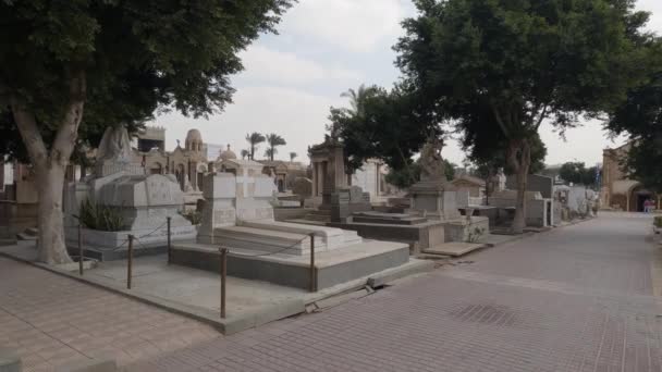 Panning Shot Egyptian Cemetery Ήρεμη Σκηνή Χωρίς Ανθρώπους Κοπτικό Κάιρο — Αρχείο Βίντεο