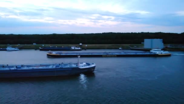 Légi Kör Dolly Körül Minerva Folyadékszállító Tartályhajó Egy Másik Hajó — Stock videók