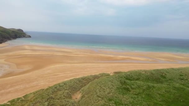 Drone Shot Empty Golden Beach Sand Dunes Tongue Northern Scotland — Stock Video