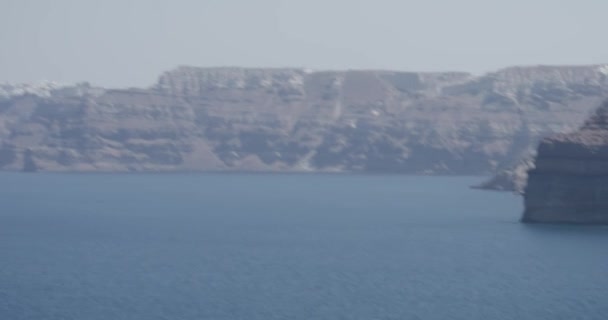 ボート クルーズ船 浮動小数点 地中海 ギリシャ サントリーニ島 Oia — ストック動画