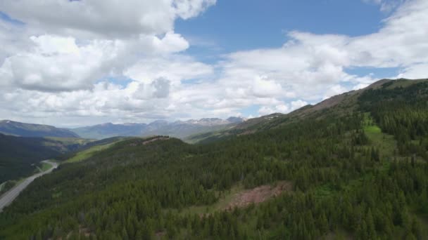 Aerial Drone Záběry Green Mountain Forest Krajiny Blízkosti Vail Colorado — Stock video