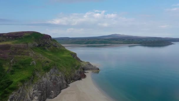 Dron Disparó Largo Costa Costa Norte Escocia 500 Hermoso Día — Vídeos de Stock