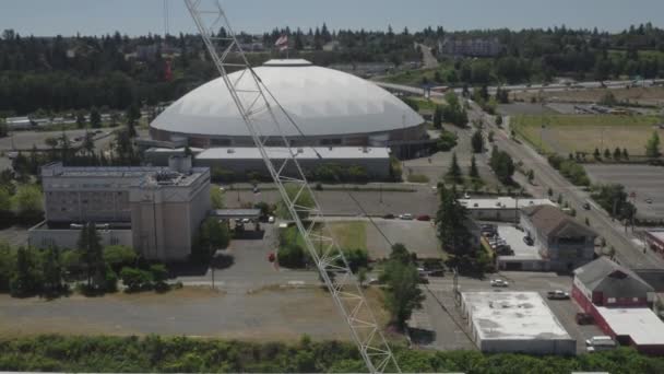 Tacoma Dome Towering Leavitt Cranes Tacoma Downtown Washington Usa Sklopný — Stock video