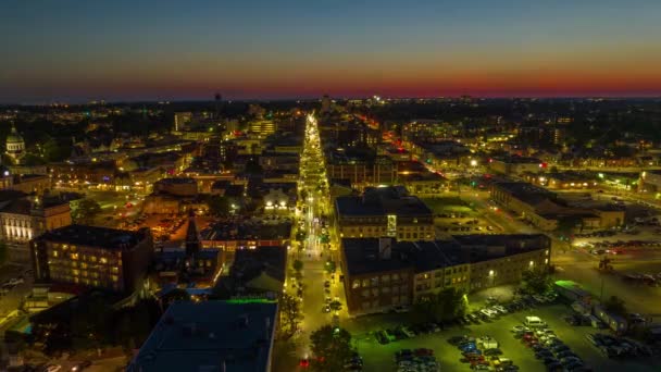 Zeitraffer Der Nacht Einer Stadt Die Während Der Blauen Stunde — Stockvideo