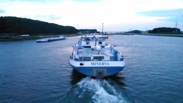 2009 Minerva Liquid Tanker Ship Underway Oude Maas 공중의 — 비디오