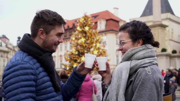 Couple Drinking Hot Wine Front Christmas Tree Prague Old Town — Stock Video