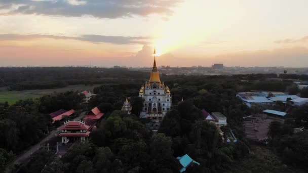 Superbe Coucher Soleil Derrière Golden Temple Chi Minh Ville Poupée — Video