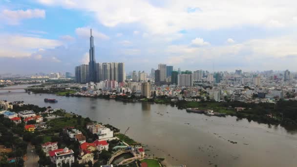 Ciudad Metropolitana Chi Minh Orillas Del Río Saigón Aérea — Vídeo de stock