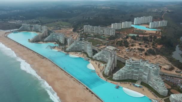 Turkuaz Dünyanın Büyük Yüzme Havuzu Şili Nin Algarrobo Kentindeki Lüks — Stok video