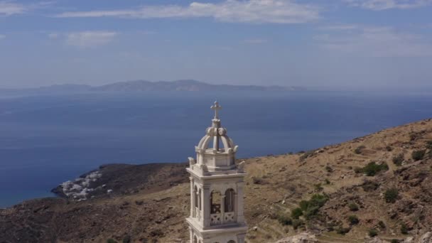 Luchtfoto Kerk Kardiani Dorp Tinos Met Egeïsche Zee Achtergrond — Stockvideo