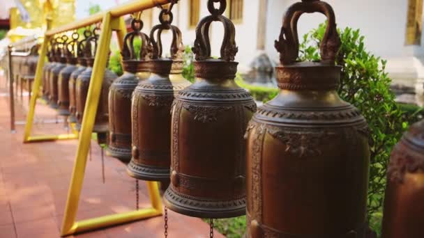 Buddhist Prayer Bells Temple Thailand Wat Phra Singh Chiang Mai — Vídeo de Stock