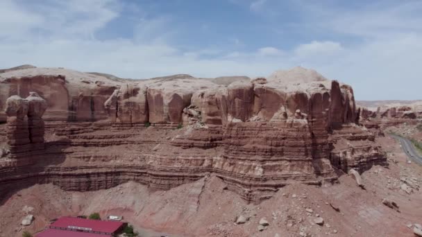Flygfoto Majestätiska Tvillingarna Navajo Bluff Utah — Stockvideo