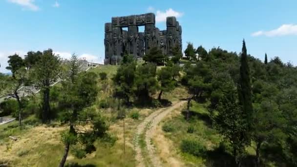 Gigantic Chronicle Georgia Monument Tbilisi Air Drone Shot — стокове відео