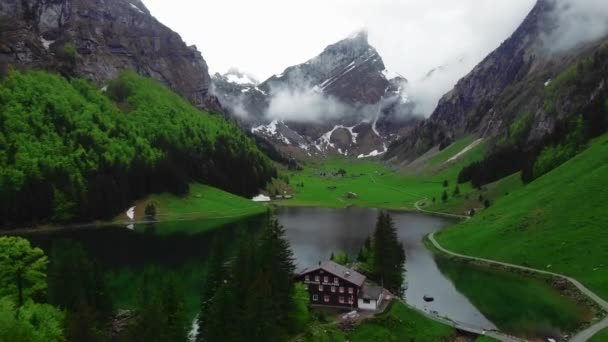 Flensee湖的空中景观 瑞士阿彭策尔州的Alpstein山脉 — 图库视频影像