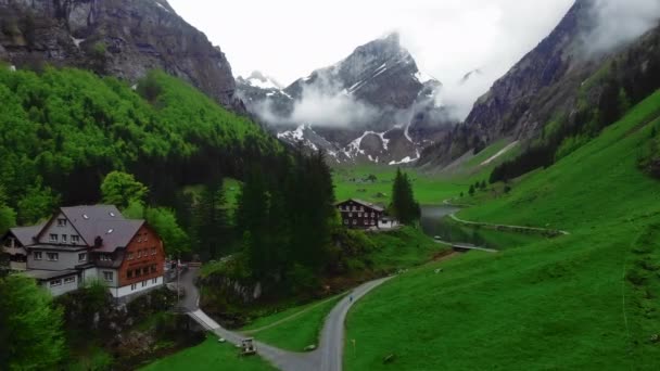 Vista Aérea Del Lago Flensee Cordillera Alpstein Del Cantón Appenzell — Vídeos de Stock