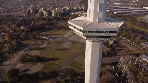 Dynamické Náklon Letecké Záběry Torre Espacial Pozorovací Věž Části Villa — Stock video