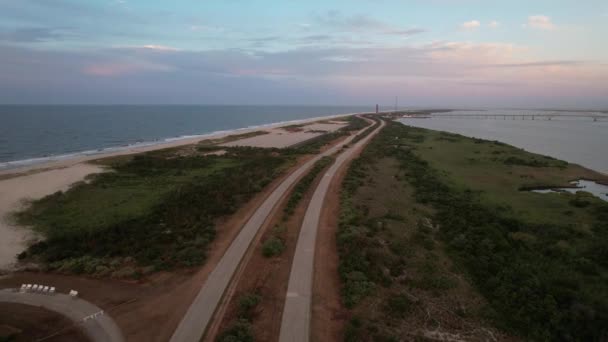 Вид Воздуха Водонапорную Башню Роберта Мозеса Дальнем Расстоянии Южном Побережье — стоковое видео