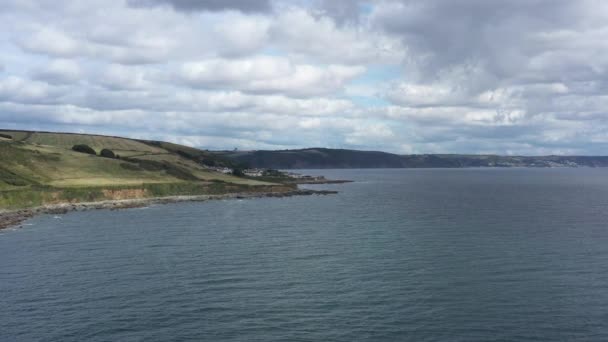 Wide Aerial View Cornish Coast Pushing Town Looe — Stock Video