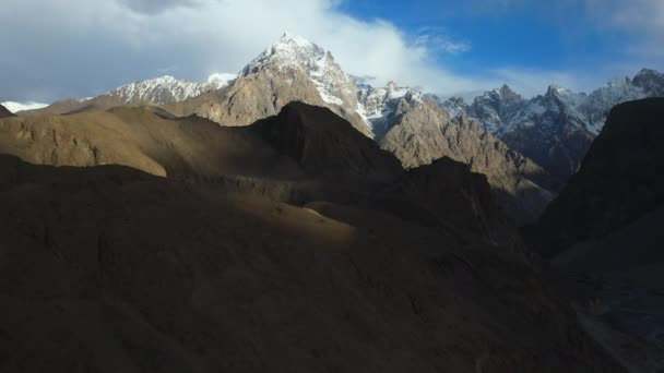 Fotografia Aérea Cinematográfica Tupopdan Peak Passu Cones Hunza Paquistão Picos — Vídeo de Stock