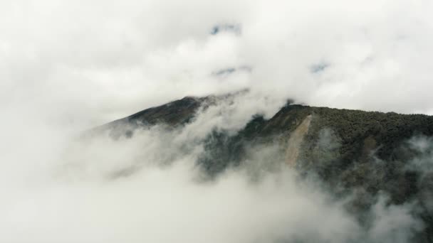 Вулкан Хмари Туман Тунгурахуа Баос Еквадор — стокове відео