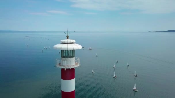 Φάρος Λιμάνι Μπουργκάς Regatta Βάρκα Αγωνιστικά Στο Παρασκήνιο Στο Μπουργκάς — Αρχείο Βίντεο