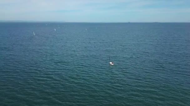 Segelboote Während Einer Internationalen Regatta Weiten Schwarzen Meer Der Nähe — Stockvideo