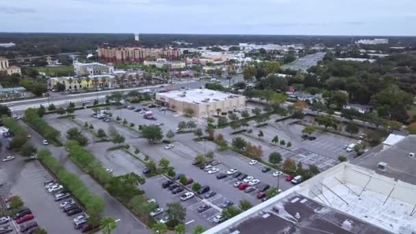 Adelante Movimiento Aéreo Drone Disparo Estacionamiento Centro Comercial Con Edificios — Vídeos de Stock