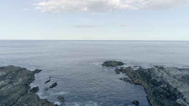 Fly Som Går Fra Innløpet Til Smoo Grotten Sutherland Skottland – stockvideo