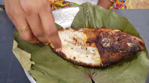 라파스에서 생선을 통째로 — 비디오