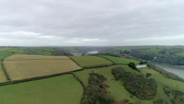 Śledzenie Lotu Przez Satysfakcjonujące Wzgórze Polne Rejonie South Devon Wzgórzem — Wideo stockowe