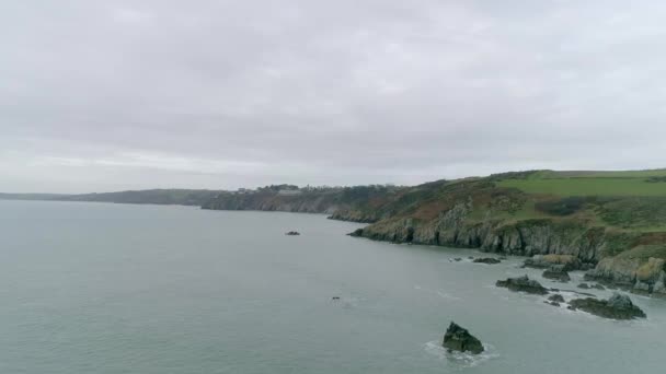 Ślady Lotnicze Wzdłuż Rozległego Wybrzeża Klifu South Devon Południe Dartmouth — Wideo stockowe