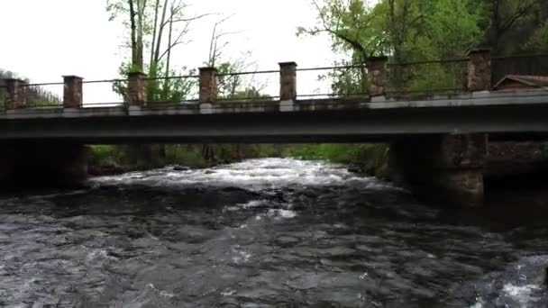 Água Sob Ponte Gatlinburg Tennessee — Vídeo de Stock