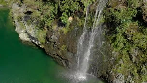 Vackert Vattenfall Vackra Orörda Blå Klar Pelorus Flod Nya Zeeland — Stockvideo
