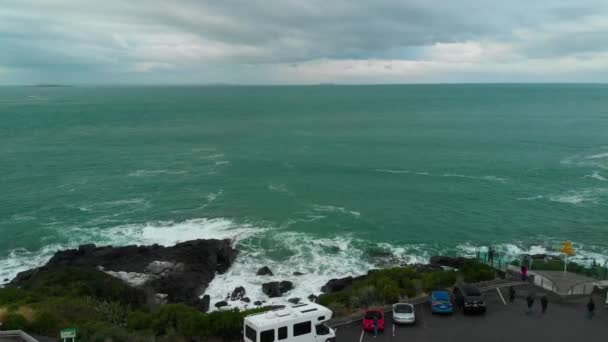 Stewart Adası Arka Planda Okyanus Kıyısında Stirling Point Bluff Yeni — Stok video