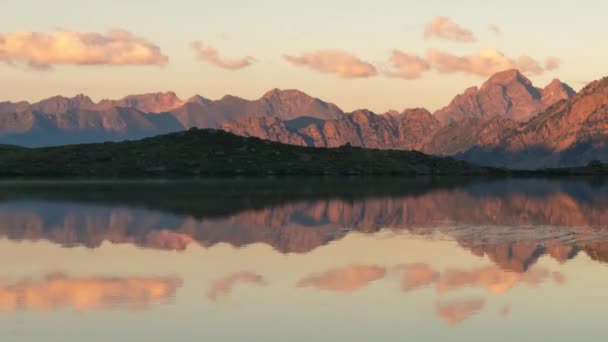 Puesta Sol Lac Gentau Pirineos Franceses Alpenglow Pico Midi Dossau — Vídeos de Stock