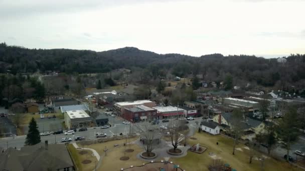 Aerial Wysokiej Wiaduktu Miasta Blowing Rock Północnej Karoliny — Wideo stockowe