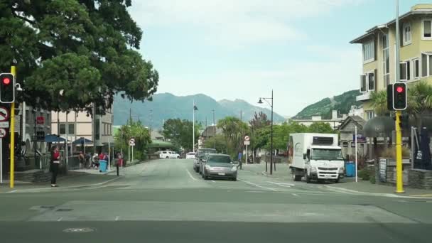 Κυκλοφορία Στο Κέντρο Του Queenstown Νέα Ζηλανδία — Αρχείο Βίντεο