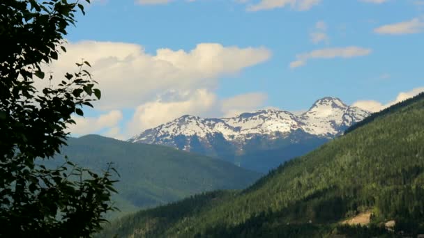 Time Lapse Snowy Mountain Revelstoke British Columbia Canadá — Vídeos de Stock