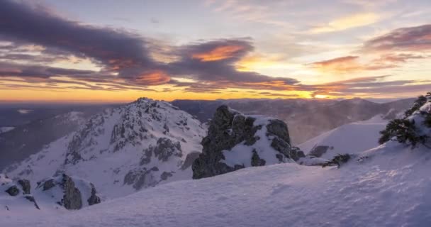 Сніговий Вітряний Захід Сонця Горах Навакеррадо Мадрид Лентикулярні Хмари Заході — стокове відео