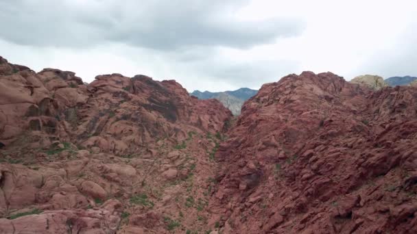 Luchtvaart Richting Rode Rotsen Bij Red Rock Canyon Nevada — Stockvideo