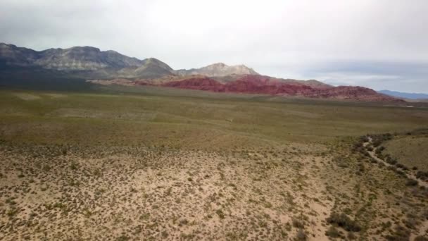 Εναέρια Ώθηση Προς Εμπρός Κόκκινα Βράχια Του Red Rock Canyon — Αρχείο Βίντεο