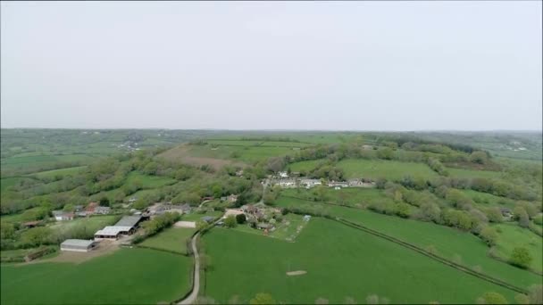 Ascension Aérienne Dessus Pittoresque Village Anglais Niché Sur Une Colline — Video