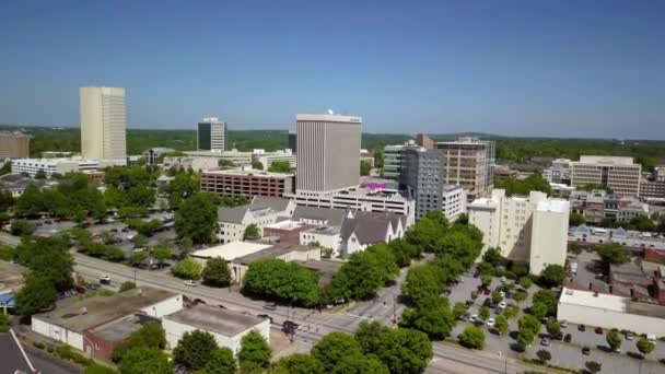 Luchtdruk Vooruit Naar Greenville Skyline — Stockvideo