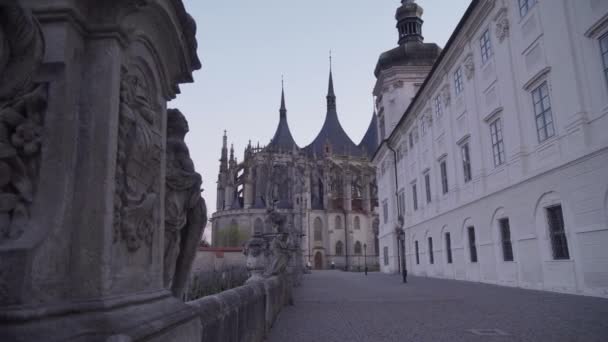 Igreja Santa Bárbara Kutna Hora República Tcheca Cobrindo Direita Sobre — Vídeo de Stock