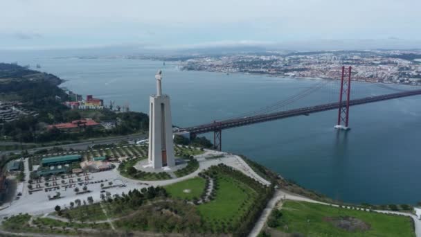 Légi Táj Drónra Néző Lisszabon Híd Szentély Krisztus Király Portugália — Stock videók