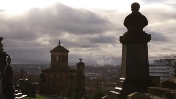 Glasgow Necropolis Com Vapor Que Flui Fumaça Nuvens Que Fluem — Vídeo de Stock