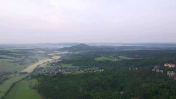 Prachtig Uitzicht Trosky Castle Vanaf Heteluchtballonvlucht Tsjechië — Stockvideo